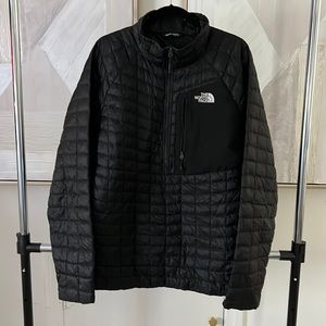 Mens North Face Thermoball 1/2 zip pullover lightweight jacket